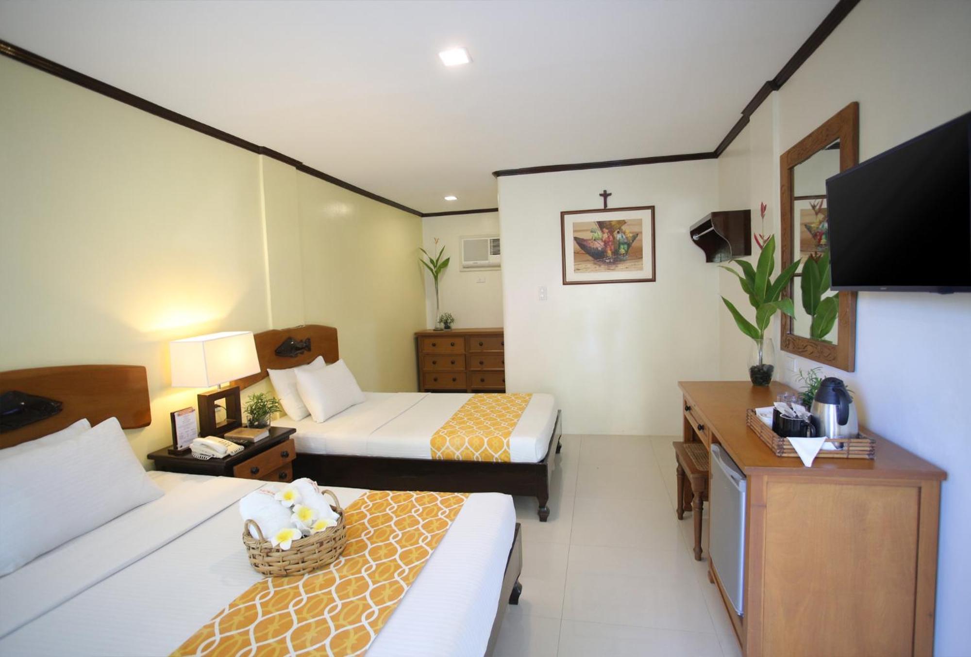 Puerto Del Sol Beach Resort And Hotel Club Bolinao Pangasinan Exterior photo